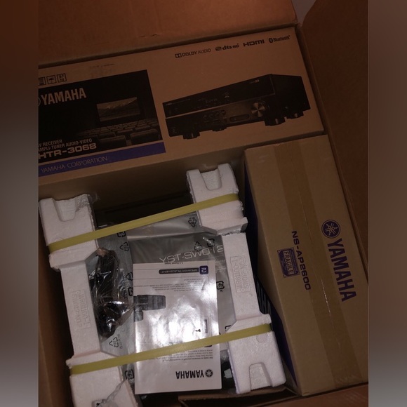 Yamaha Home Theatre Fully loaded - Picture 4 of 5